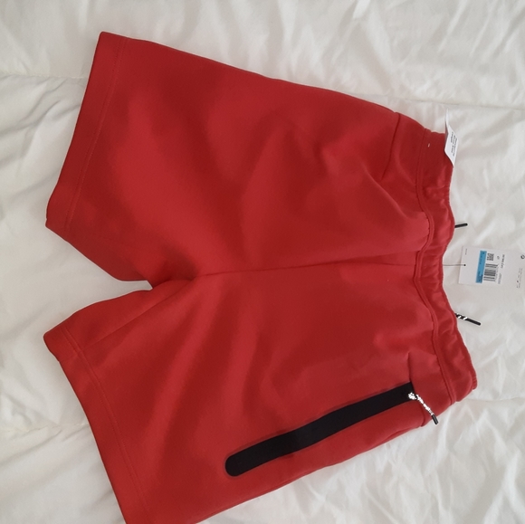NIKE SPORTSWEAR TECH FLEECE SHORTS RED LOBSTER SIZE MEDIUM MENS - Picture 7 of 8